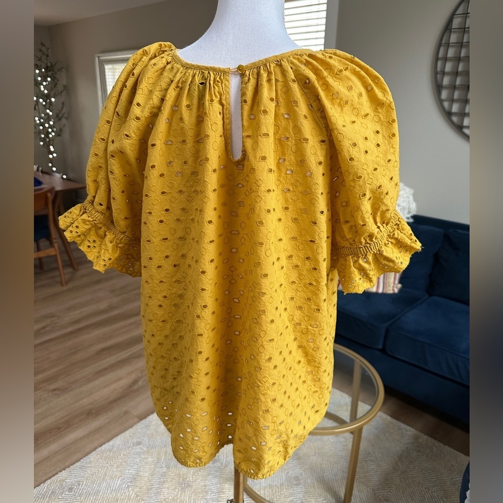Universal thread boho puff short sleeve eyelet boxy top - Picture 2 of 7